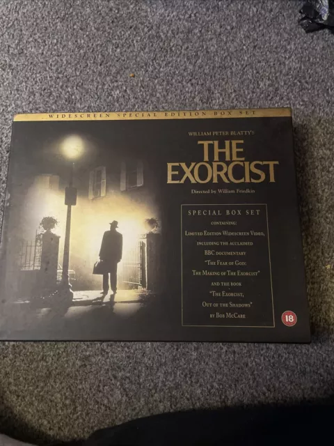 THE EXORCIST WIDESCREEN SPECIAL EDITION BOX SET VHS TAPE & B McCABE BOOK