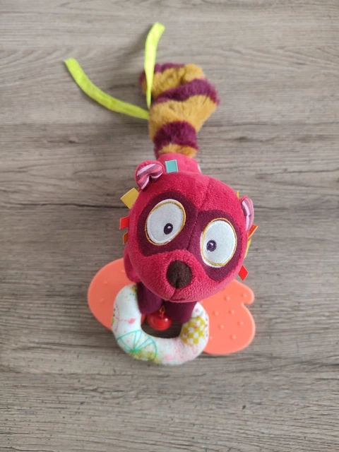 Doudou peluche d’activités lilliputiens Georges le lémurien rouge grelot