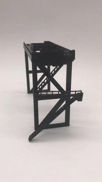 RAILWAY LAYOUT N Scale Gantry Crane, Shipping Container Crane ...