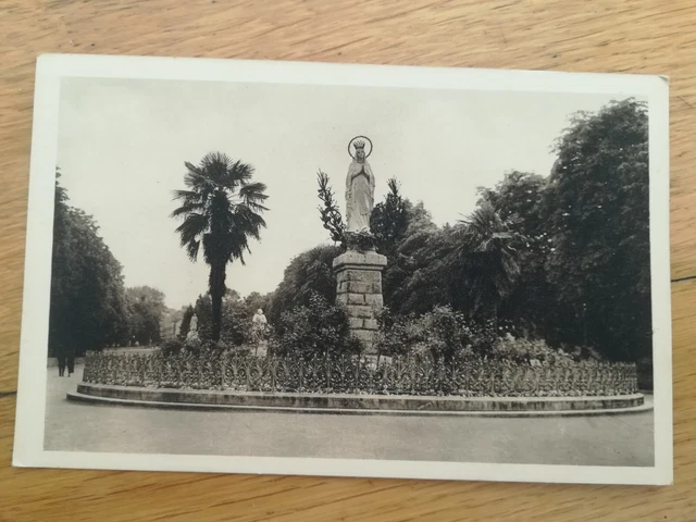 CPA - Lourdes - La vierge couronnée