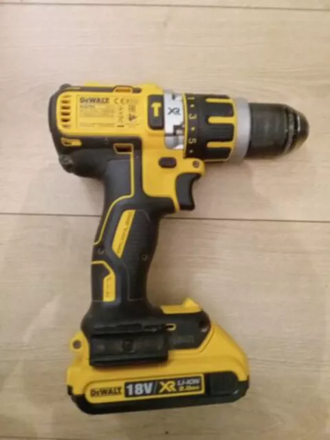 DEWALT 18V DCD795D2 XR Li-Ion Brushless Compact Hammer Drill Driver 3