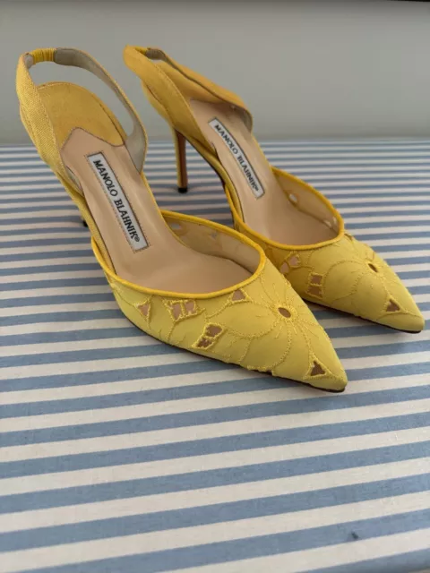 VTG Yellow Manolo Blahnik Lace Slingback Heels New 37