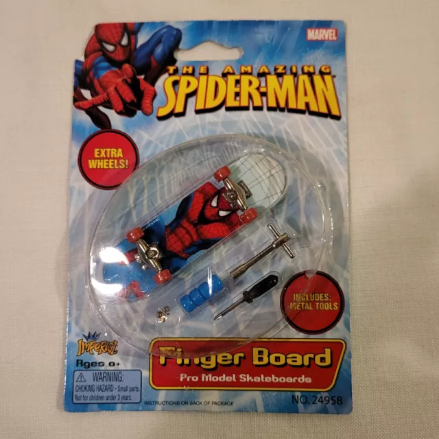 2008 Spider AMAZING SPIDERMAN Finger Board Skateboard w/Tools Marvel New
