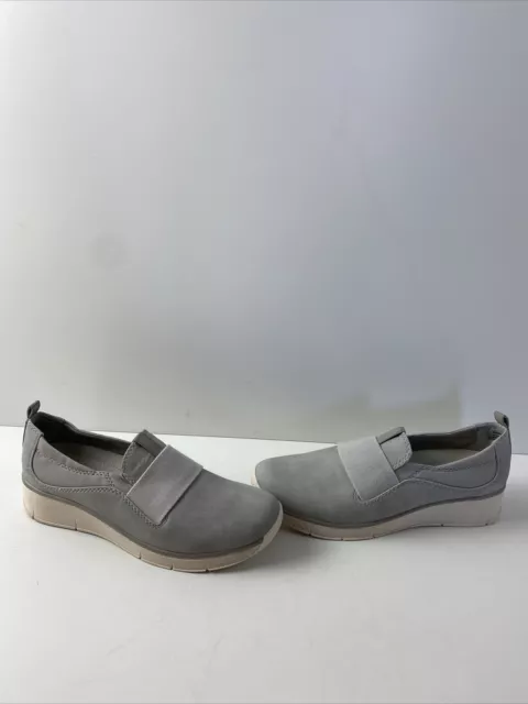 BareTraps GARNER Gray Faux Leather Round Toe Slip On Wedge Flats Size 8.5 M