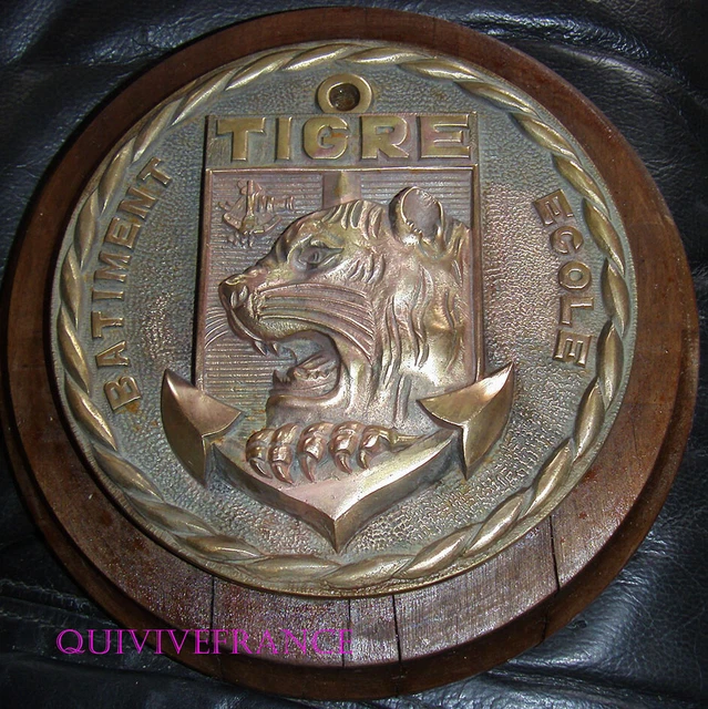 Insigne TB515 Bâtiment Commandement Ravitaillement MARNE - Badge Marine Française, Occasion