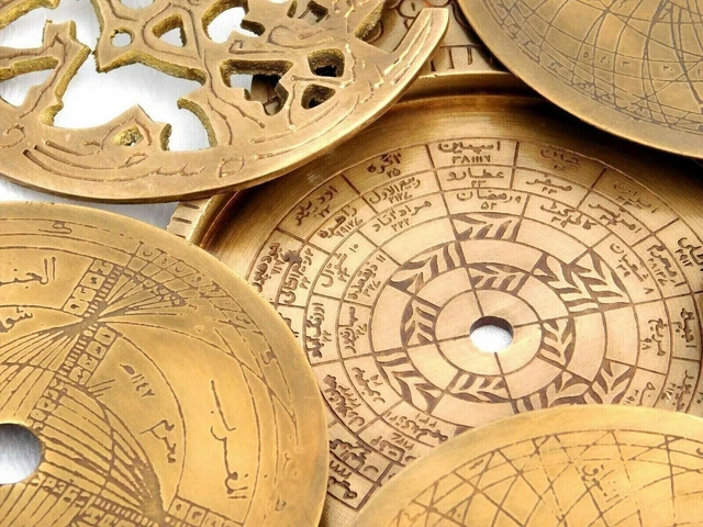 Antique Brass Vintage Engraved Astrolabe Arabic Islamic Calendar Handmade Decor 3