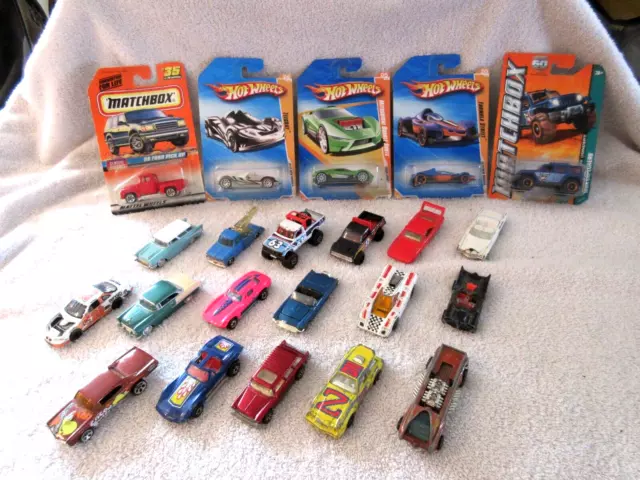 Lote de más de 20 autos fundidos a presión Hot Wheels, Matchbox, Johnny Lightning, Corgi y más