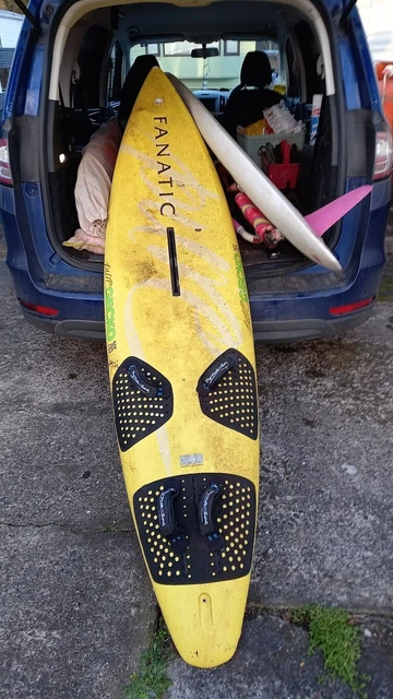 Years of WINDSURF EQUIPMENT, various items, to good to waste.