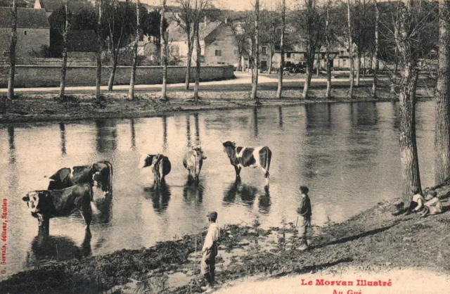 CPA 58 - Le Morvan Illustré (Nièvre) - Au Gué (troupeau de vaches)