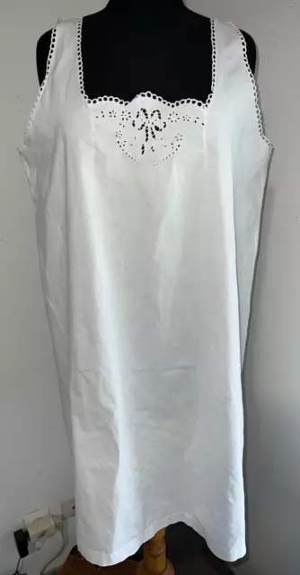 Ancienne chemise de nuit / jour /robe en coton brodé époque 1900, réf V17