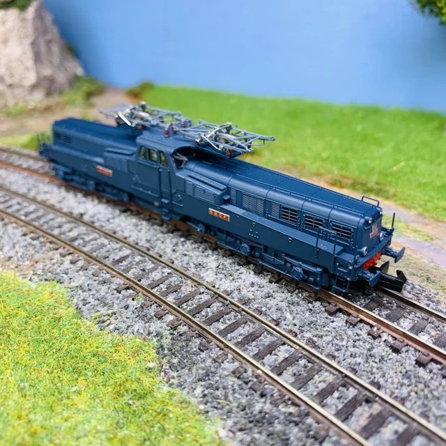 Locomotive électrique CC 14132, 2 phares -Arnold HN2550- SNCF, livrée verte, ép. IV