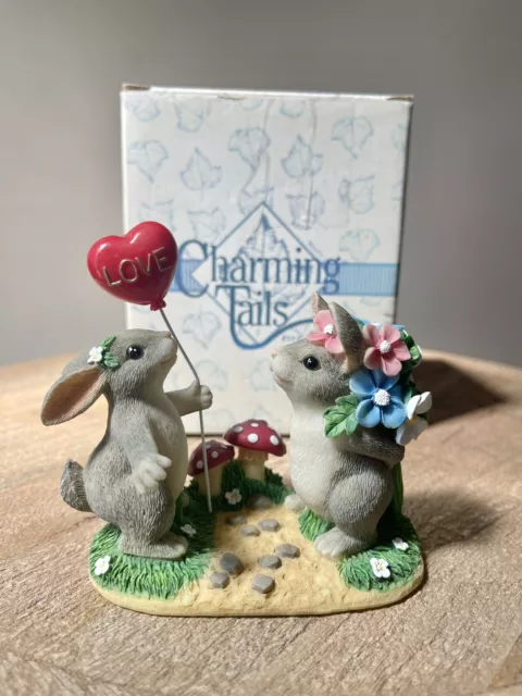 “LOVE IS IN THE AIR” Charming Tails RETIRED bunny & balloon figurine NIB