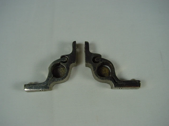 Teppichstangen-Halter, Halterung für Teppichstangen, Treppenteppich, vernickelt.