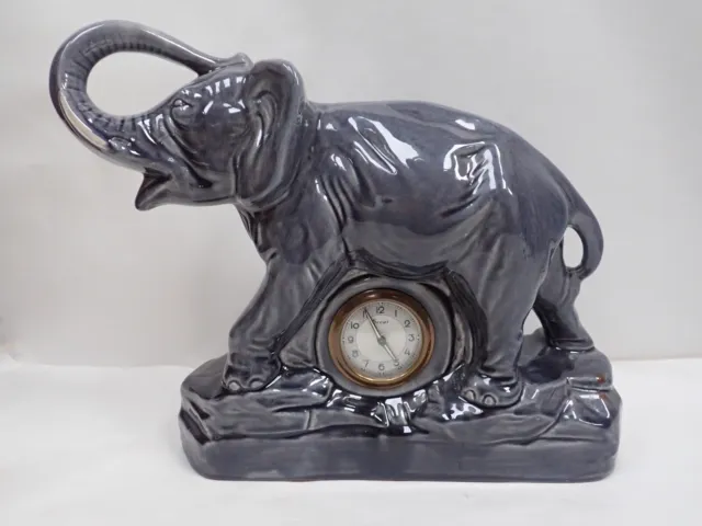 Ancienne pendule représentant un éléphant en céramique art déco /mouvement Scout