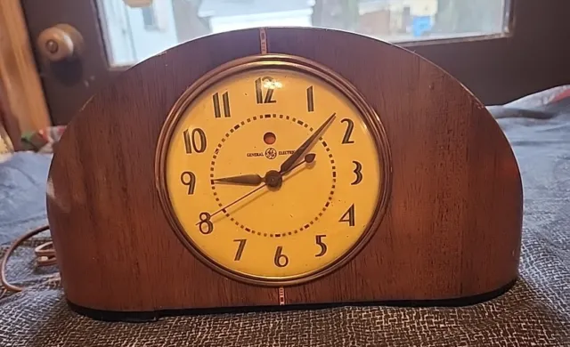 Vtg Art Deco GE General Electric Clock 4H08 Dark Brown Mantle - Non-working