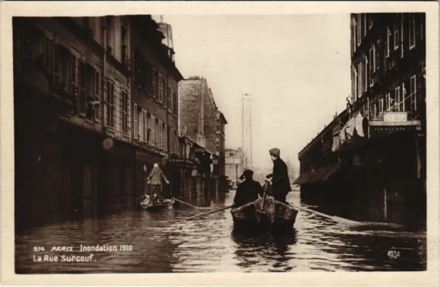 CPA PARIS 7e - Inondation 1910 - La Rue Surcouf (64763)