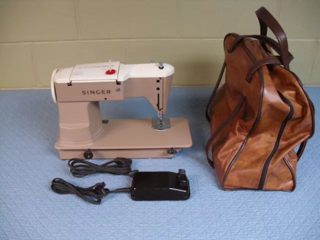 Máquina de coser y bolsa de transporte Singer 401A - ¡Buen estado! ¡Solo probado por energía!¡!