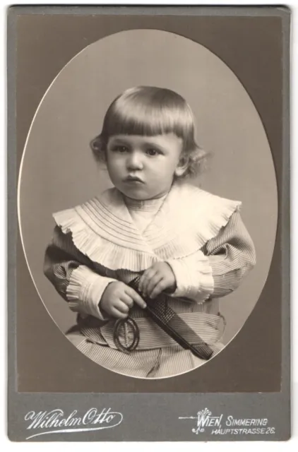 Photography Wilhelm Otto, Vienna-Simmering, Hauptstrasse 26, portrait cute K