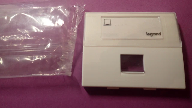 Doigt De Prise Internet Legrand Alumide 87583 - Pour Câble RJ45, à L'unité, Neuf
