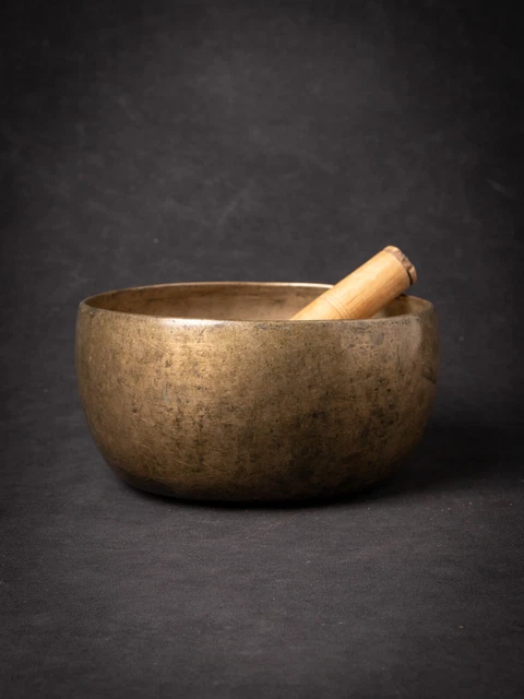Old bronze Nepali Singing Bowl from Nepal, Early 20th century