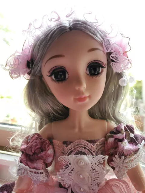 Beautiful articular body Doll