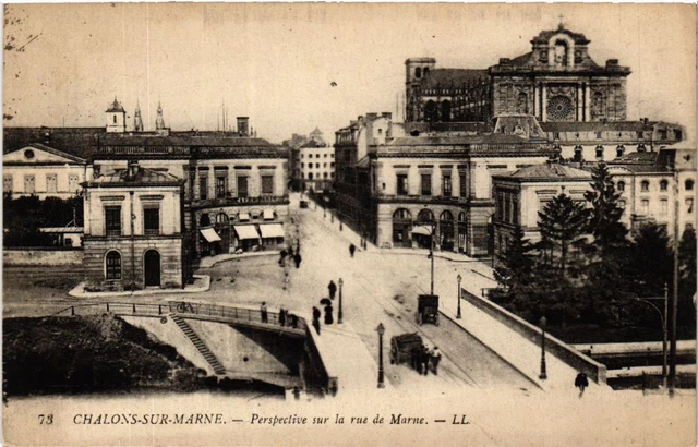 CPA CHALONS-sur-MARNE Perspective sur la rue de la MARNE (490951)