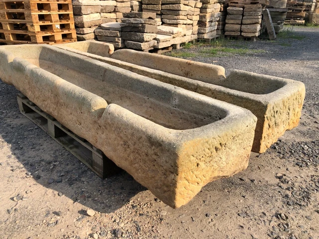 Alter Trog, Brunnen, Sandsteintrog, Natursteine, Blumentopf