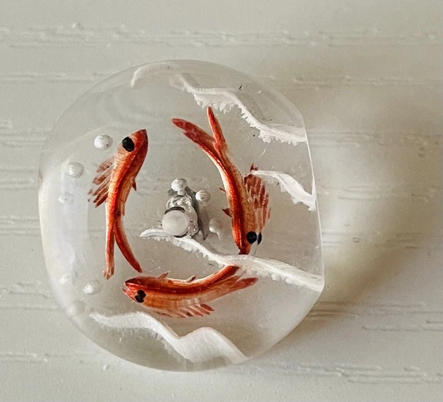 Ex Scarce Vintage reverce carved LUCITE FISH BOWL button, ca., 1930s/40s