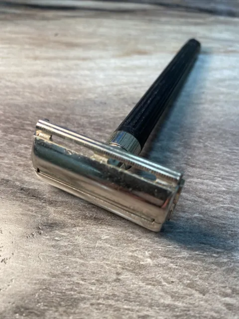 VINTAGE - Gillette Travel Tech Double Edge Safety Razor - RARE