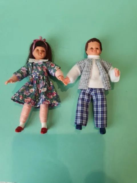 K37) Caco Biegepuppe Mädchen Junge Geschwister Puppe für die Puppenstube ca.9cm