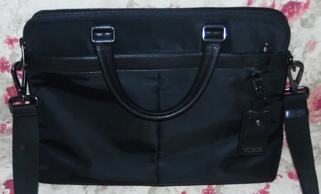 Tumi Black Nylyon w Black Leather Trim Laptop Bag Messenger Organize Slim Brief