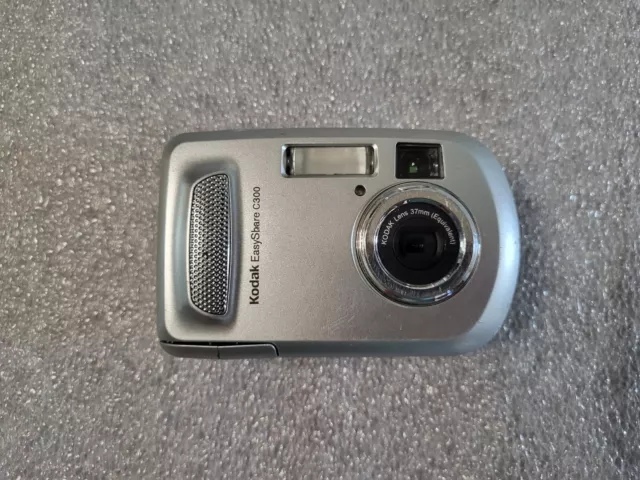 Kodak EasyShare C300 3.2MP Digital Camera - Silver Works! Read Description