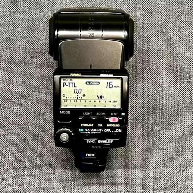 Pentax AF-540 FGZ professional flash unit fully compatible with Pentax cameras