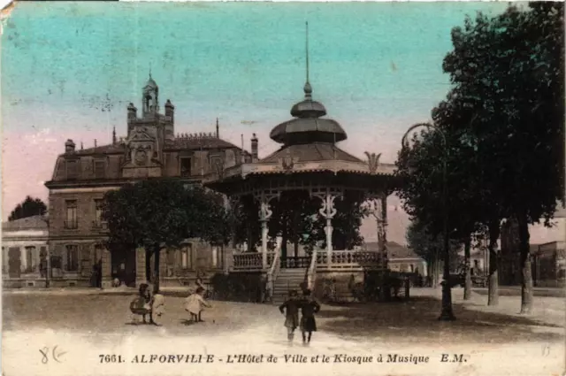 CPA ALFORTVILLE L'Hotel de Ville et le Kiosque a Musique (600072)
