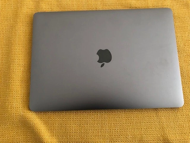 Apple MacBook Pro 13,3" 2016 - Come NUOVO - RAM 8GB SSD 256GB Intel i5 2.0Ghz 3