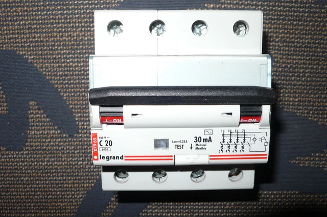 Disjoncteur Legrand 20a Disjoncteur Différentiel Legrand DX³ 4500 20A Type AC 30mA - Courbe C - 1P N - Pour Tableau Électrique Legrand 410706 Pièces Détachées Disjoncteur Legrand 20a Disjoncteur Différentiel Legrand DX³ 4500 20A Type AC 30mA - Courbe C - 1P N - Pour Tableau Électrique Legrand 410706 Pièces Détachées