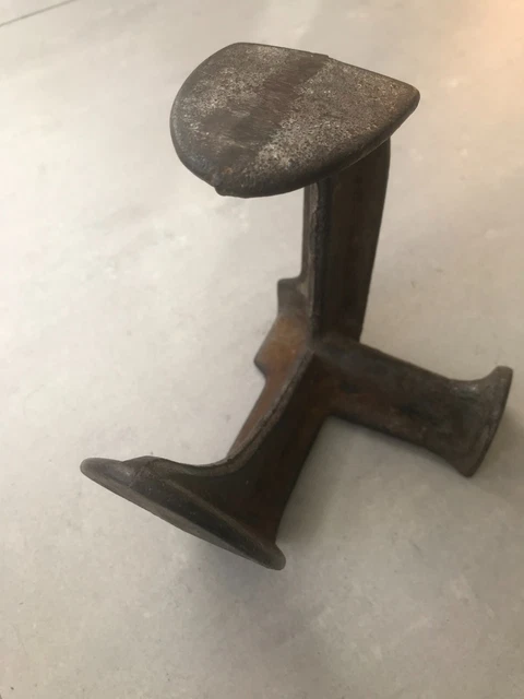 2 PIEDS Outils de Cordonnier Bottier 1900 Enclume Anciens Objets EUR 21