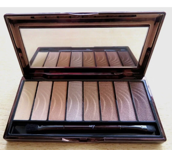 Paleta de sombras de ojos No7 Stay Perfect ""DESNUDA"" nueva.