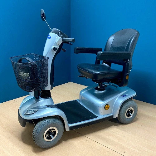 Motocicleta eléctrica Invacare LEO • 4 ruedas para personas mayores • 6 km/h