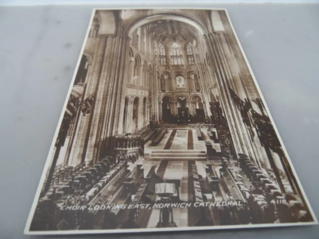 Norwich Cathedral Choir looking East Dated 1939 POSTCARD VINTAGE GOOD CONDITION