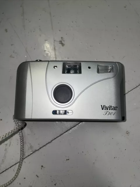 VINTAGE Vivitar T301 Ultra Compact 35mm Film Camera 28mm Lens