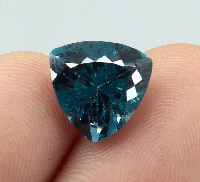 Tourmaline Naturelle Changeante - Effet Alexandrite - 1.50 Carats - Qualité Exceptionnelle