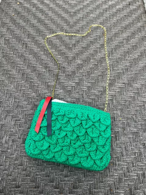 CLARE V NEW - FRAISE - purse in Emerald Crochet W/ Gold Chain Strap