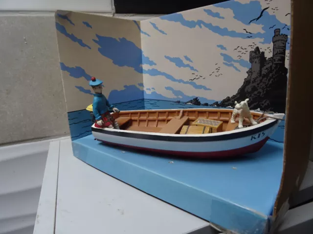 Grande  Scene, Figurines Tintin Et Milou En Barque Sans Boite 2