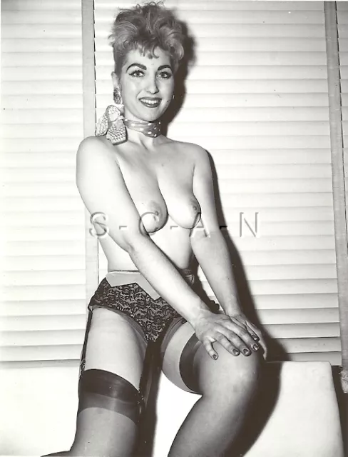 Original Vintage 1940s 60s Nude Rp Well Endowed Woman Scarf Garter