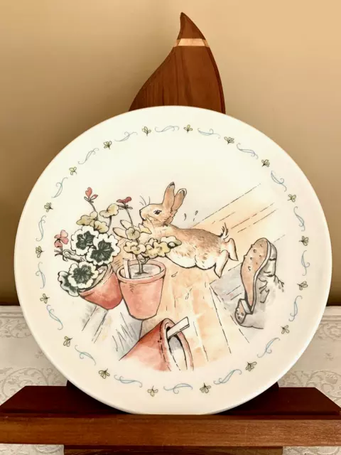 Wedgwood Peter Rabbit Child’s Luncheon Plate “Peter Jumped Out” Made In England