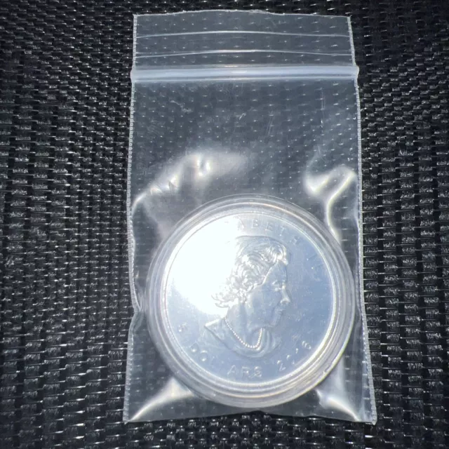 2015 CANADA UK Queen Elizabeth II MAPLE LEAF 1 OZ Genuine Silver $5 Coin