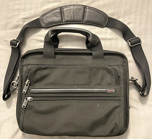 Tumi  26121D4 BriefCASE Computer Laptop Messenger Bag 14 Alpha Compact MSRP $400