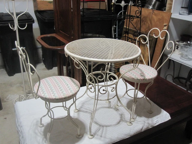 VINTAGE METAL  table with 2 chairs --MADE BY INTERNATIONAL  WROUGHT IRON LTD--