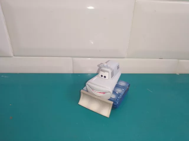 BAC5 voiture en métal Mattel Cars Disney Pixar yet yeti